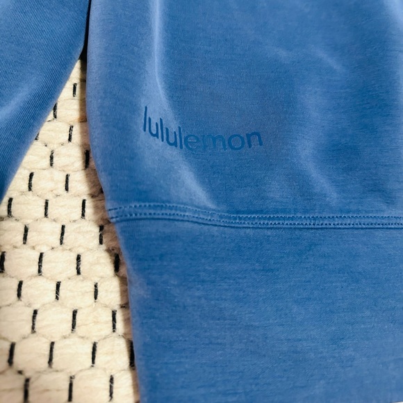 Lululemon Softstreme Perfectly Oversized Cropped Crew in blue size 2 - Picture 2 of 7